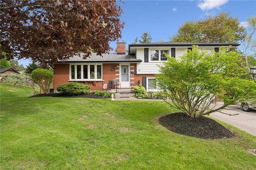 12 Hamilton Drive, Guelph, ON, N1E0N9 | Card Image