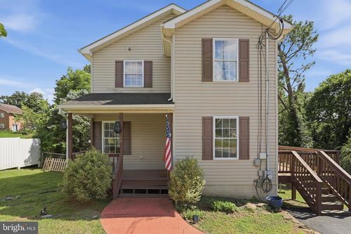 19 Fairview Ave, FRONT ROYAL, VA, 22630-3427 | Card Image
