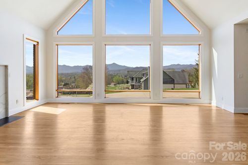 8 Nottingham Dr, Candler, NC, 28715-9418 | Card Image