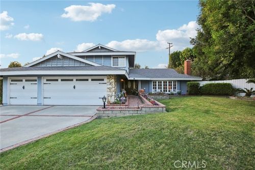 393 Etna Cir, Brea, CA, 92823-6322 | Card Image