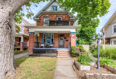 304 Park St, House other with 3 bedrooms, 1 bathrooms and 3 parking in Kitchener ON | Image 1