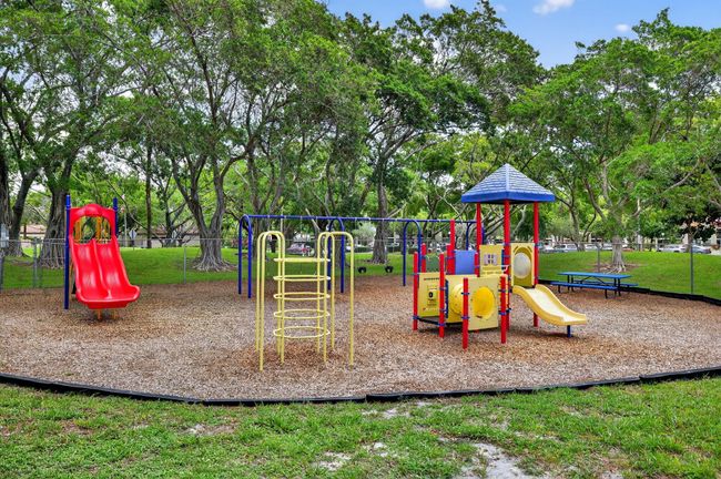 APT-505 - 2205 S Cypress Bend Dr, Condo with 2 bedrooms, 2 bathrooms and null parking in Pompano Beach FL | Image 69