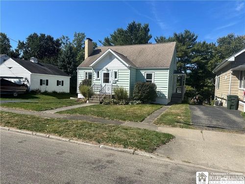 530 Prospect St, Jamestown, NY, 14701-8024 | Card Image
