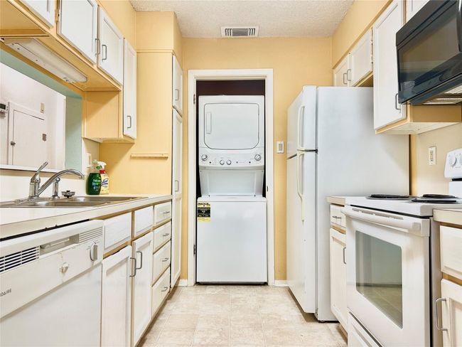 APT-308 - 908 Poplar St, Condo with 2 bedrooms, 1 bathrooms and 1 parking in Austin TX | Image 4