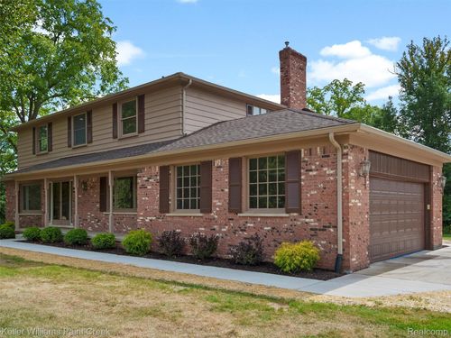 5925 Oakland Valley Dr, Rochester, MI, 48306-2851 | Card Image
