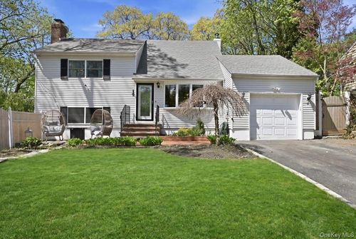 3 Layne Way, Northport, NY, 11768-2107 | Card Image