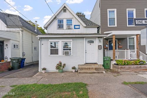115 Breslin Ave, Cohoes, NY, 12047-3405 | Card Image