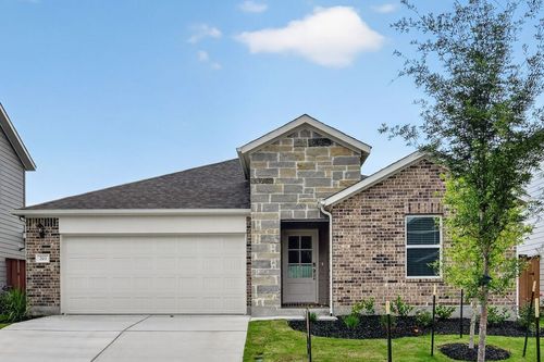 203 Makinaw Rd, Hutto, TX, 78634-2711 | Card Image