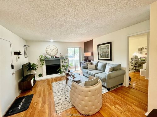 301-1901 Holleman Drive W, College Station, TX, 77845 | Card Image