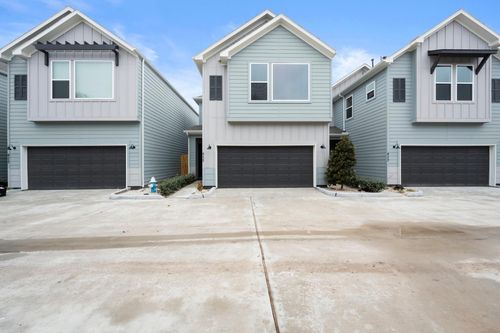 8115 Esther Acres Ln, Houston, TX, 77088 | Card Image