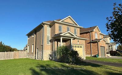 351 Rannie Rd, House other with 3 bedrooms, 3 bathrooms and 3 parking in Newmarket ON | Image 1