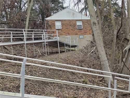 809 Hillgro9ve, Beechview, PA, 15216 | Card Image
