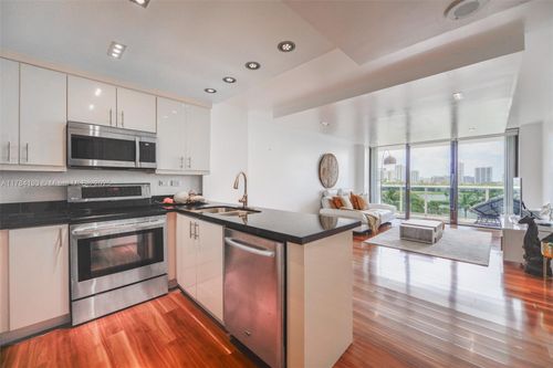apt-707-3625 N Country Club Dr, Aventura, FL, 33180-1712 | Card Image