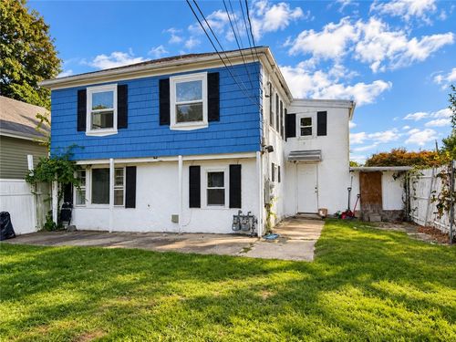 84 Seamans St, Providence, RI, 02908-1321 | Card Image