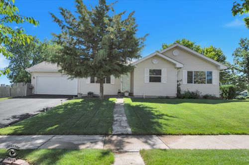 930 Meadowbrook Rd, Elwood, IL, 60421-6067 | Card Image
