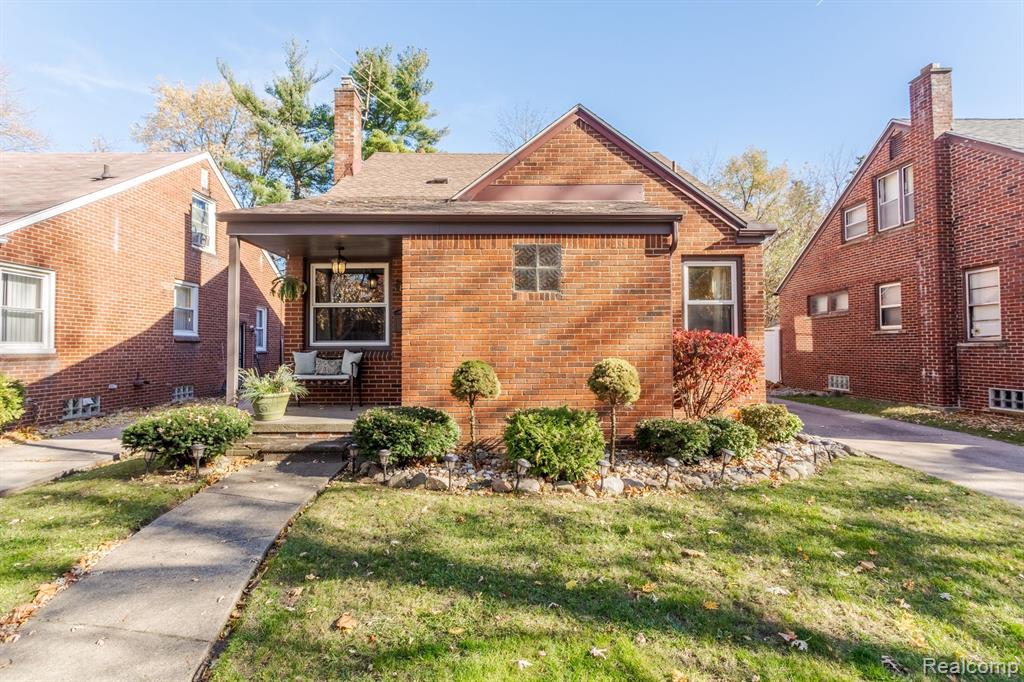 Beaverland , Redford, MI 48239