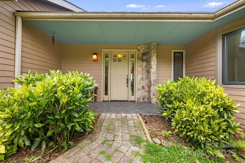 16 Pearl Mountain Rdg, Leicester, NC, 28748-8827 | Card Image