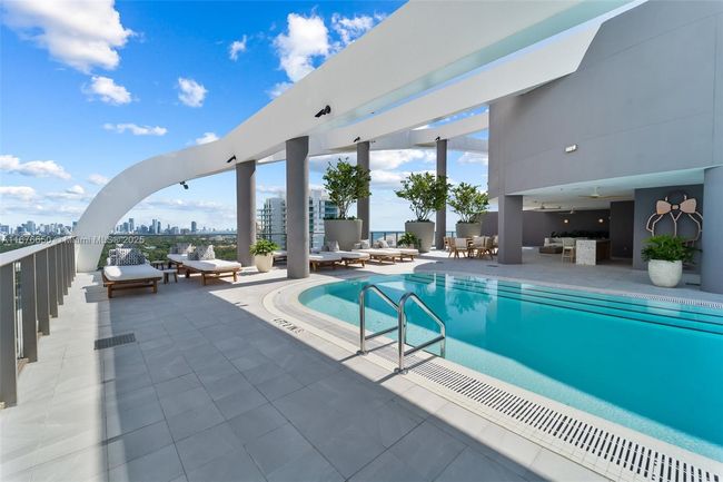 2005 - 2678 Tigertail Ave, Condo with 2 bedrooms, 2 bathrooms and null parking in Coconut Grove FL | Image 19