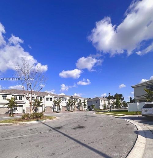 259-259 Sw 169th Ln, Pembroke Pines, FL, 33027-1177 | Card Image