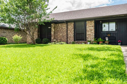 110 E Amberway Ln, Garland, TX, 75040-3755 | Card Image