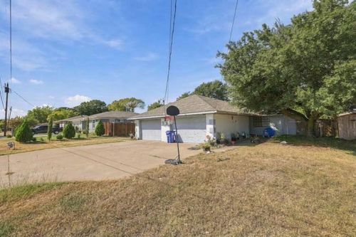 13027 Mitchell Dr, Balch Springs, TX, 75180-2303 | Card Image