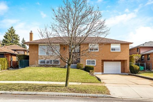 7 Meadowland Gate, Brampton, ON, L6W3N8 | Card Image