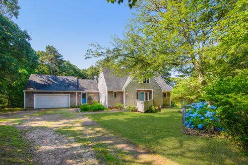 29 Old Nursery Ln, Chilmark, MA, 02535-2827 | Card Image