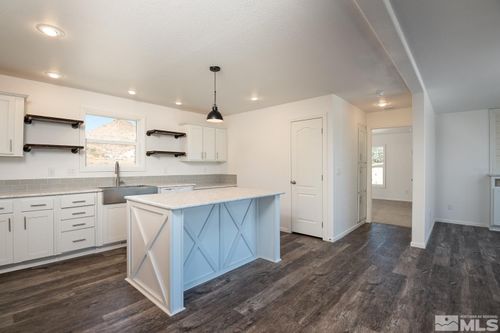 118 4th Ave, Yerington, NV, 89447-3022 | Card Image