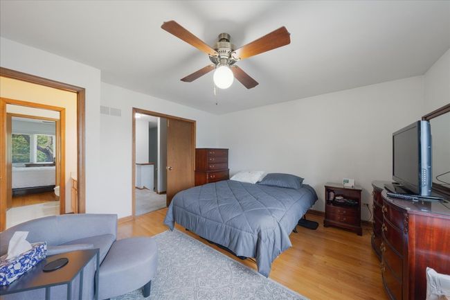 317 Hale St, Townhouse with 2 bedrooms, 2 bathrooms and 2 parking in Wheaton IL | Image 13