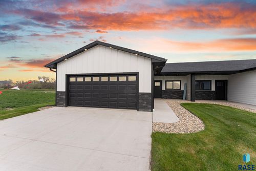 704 N Clark St Street, Lennox, SD, 57039 | Card Image