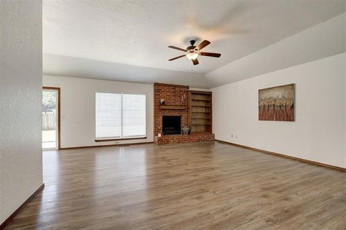 1018 Nw 168th St, Edmond, OK, 73012-6811 | Card Image