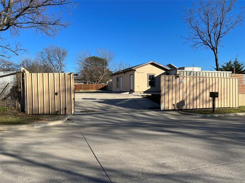 3608 N Grove St, Fort Worth, TX, 76106-4466 | Card Image