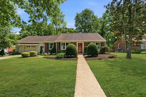 5621 Knob Rd, Nashville, TN, 37209-4521 | Card Image
