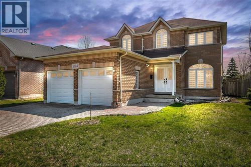 1063 Peach Blossom Cres, Windsor, ON, N9G2R5 | Card Image