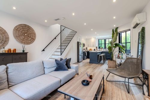 18 Milton St, Etobicoke, ON, M8Y2X5 | Card Image