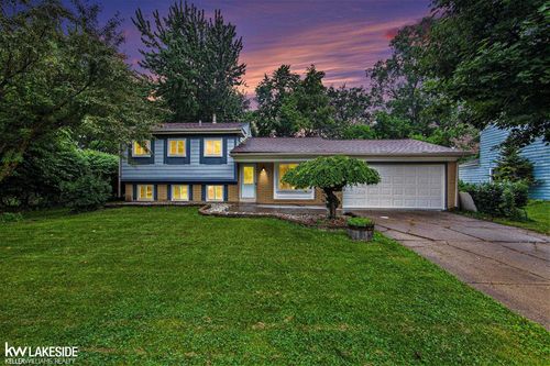 3675 Anvil Dr, Troy, MI, 48083-5605 | Card Image