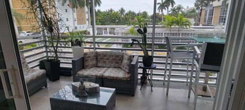 apt-201-3050 Ne 16th Ave, Oakland Park, FL, 33334-5226 | Card Image