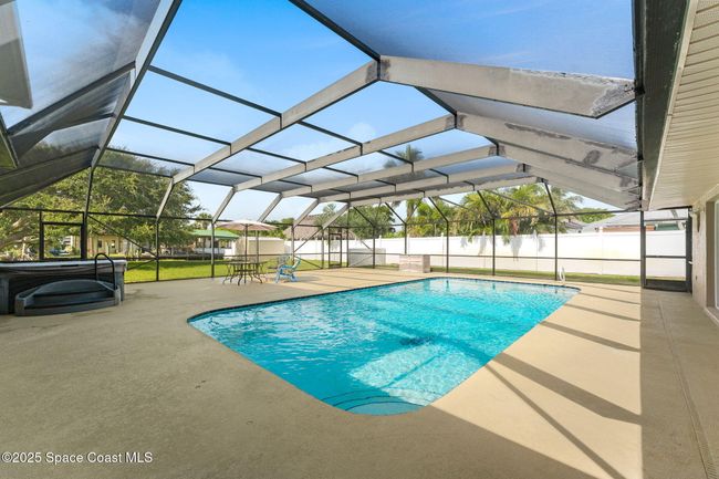 Plenty of room for Family to gather | Image 58