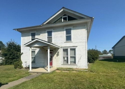 429 Main St, Callensburg, PA, 16213-8815 | Card Image