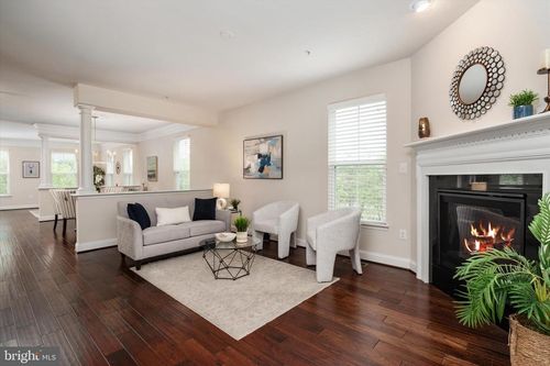 713 Skippers Ln, ANNAPOLIS, MD, 21401-1121 | Card Image