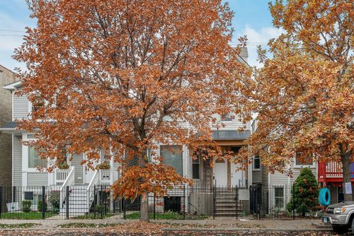 3-2820 N Sacramento Ave, Chicago, IL, 60618-9203 | Card Image