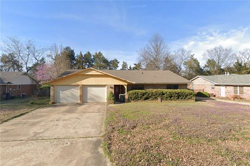 2153 W Loren Cir, Fayetteville, AR, 72701-3039 | Card Image