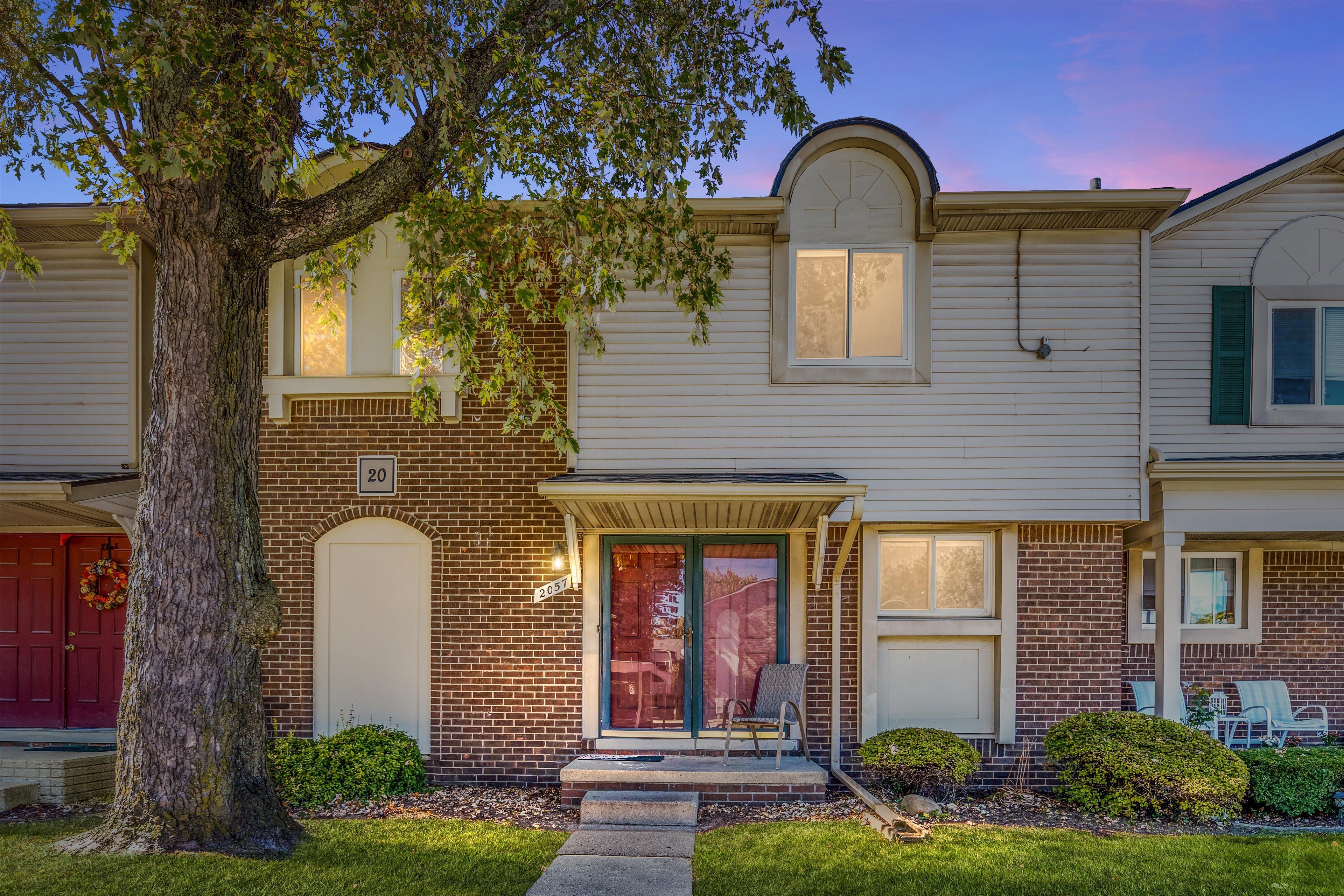 Franklin Dr, Canton, MI 48187