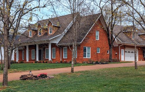 93 Tamatha Dr, Paris, TN, 38242-5046 | Card Image