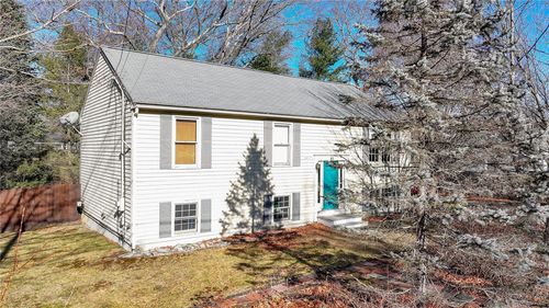 82 Belair Ave, Attleboro, MA, 02703-6931 | Card Image