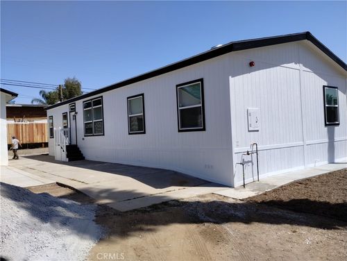 22678 La More Rd, Perris, CA, 92570-1623 | Card Image