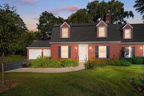 1012 W Cedar Ridge Court, Mequon, WI, 53092 | Card Image