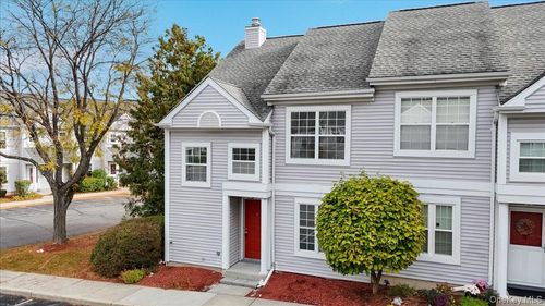 2 Durham Ct, Middletown, NY, 10940-2129 | Card Image