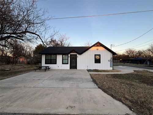 300 Avenue B, Ennis, TX, 75119-6812 | Card Image