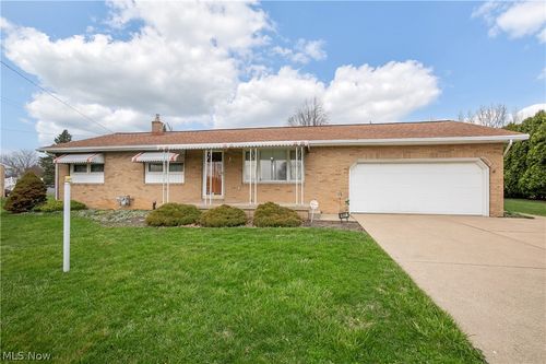 6231 Howland St, Louisville, OH, 44641-9416 | Card Image